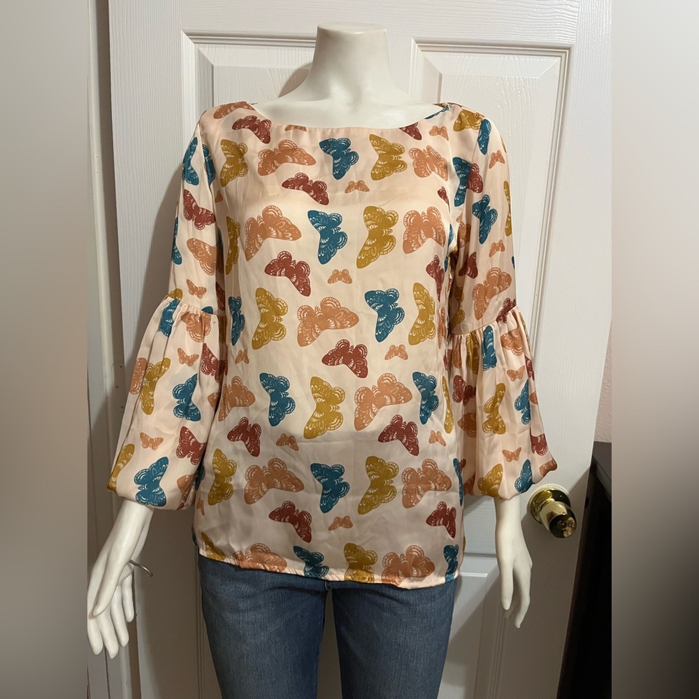 Butterfly Print Women's Top (29) NWOT
Brain Andrea Vélez Manrique
